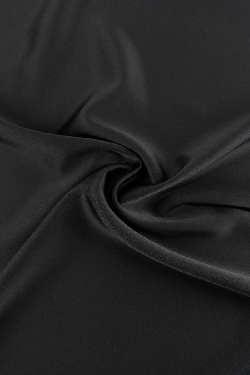 Crep saten licra color negro