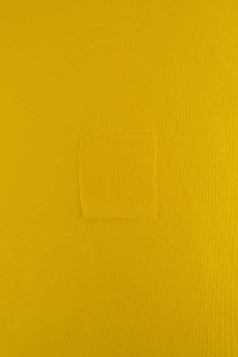 Saten color amarillo