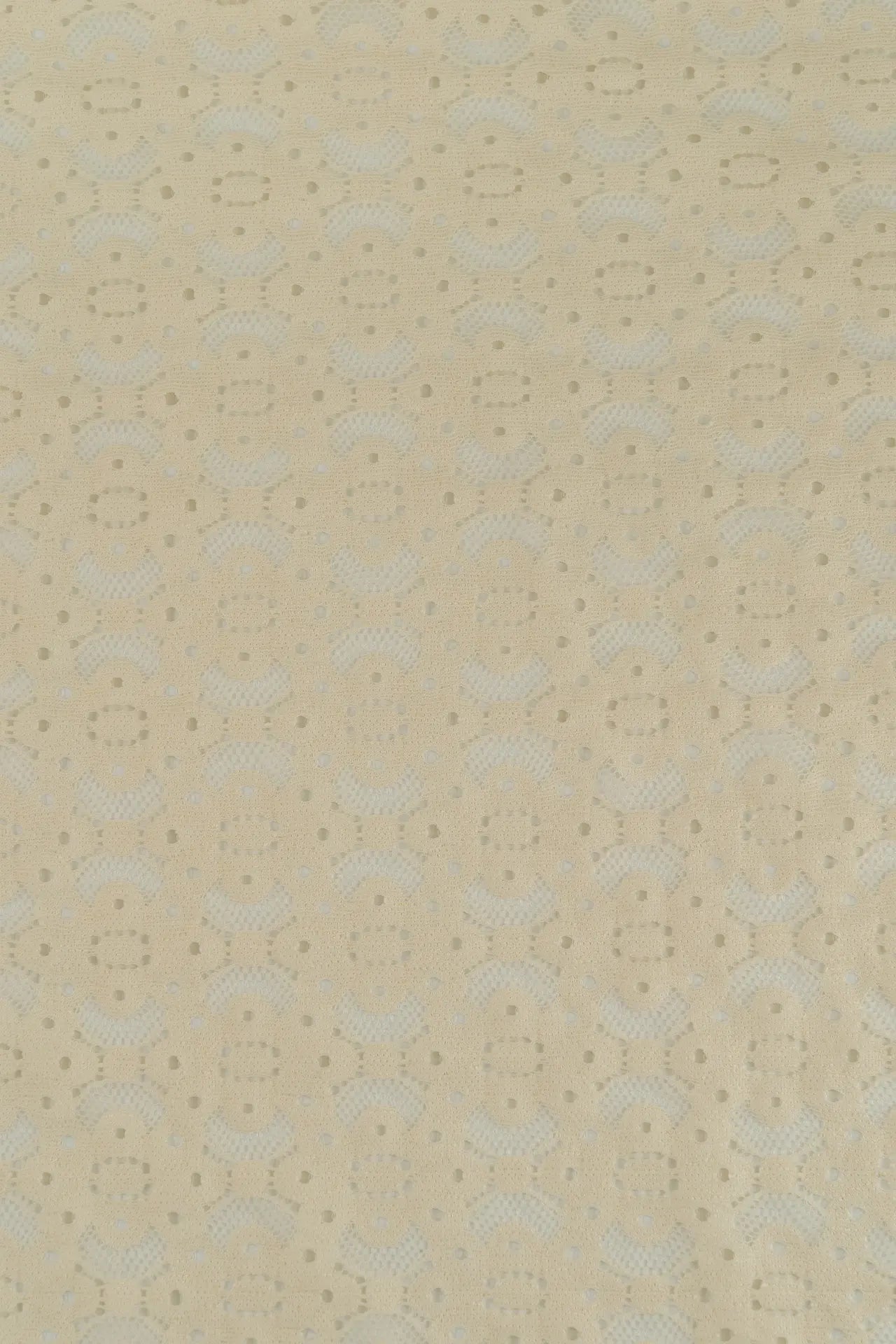 Renda floral crua perfurada