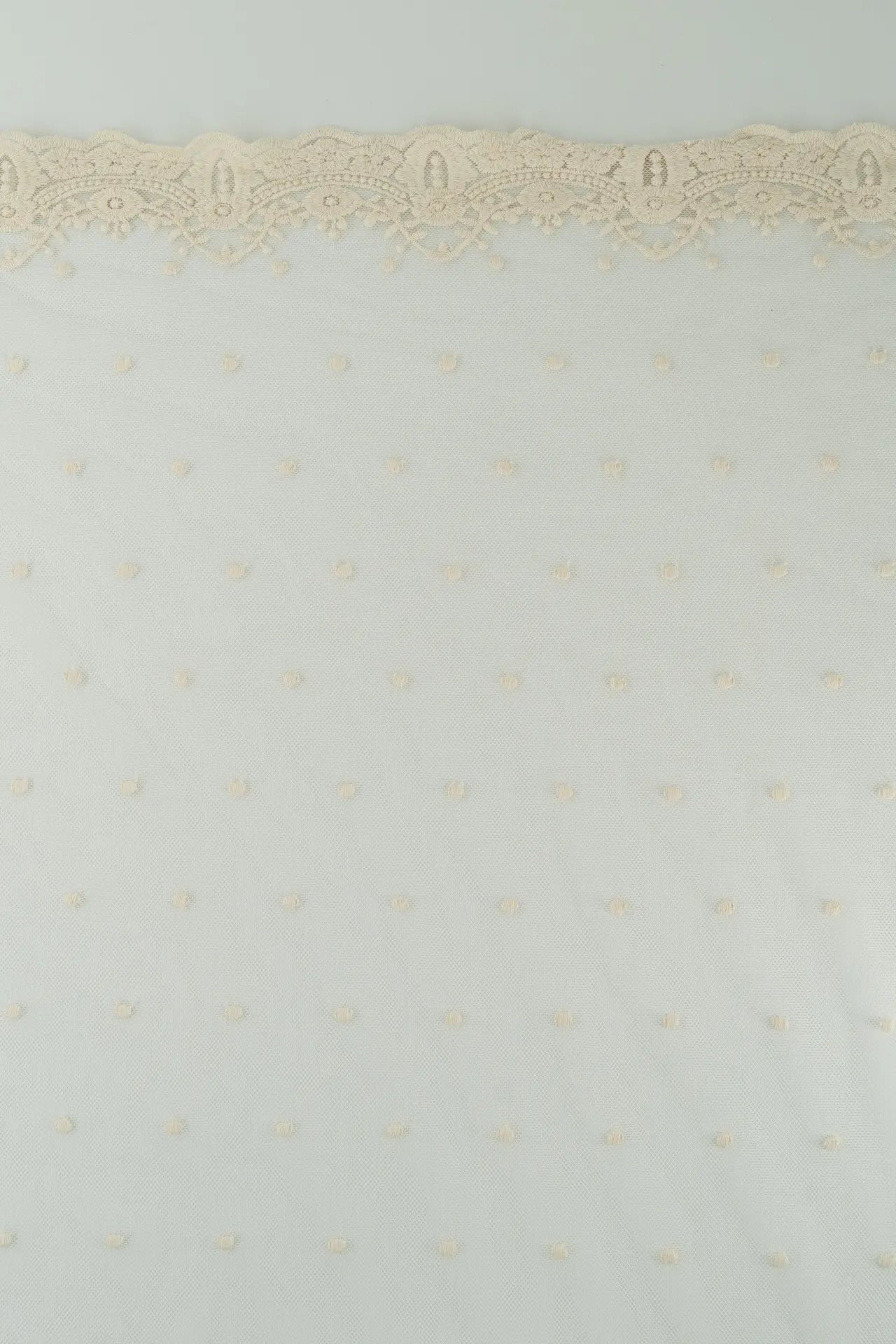 Tule bordado plumeti marfim