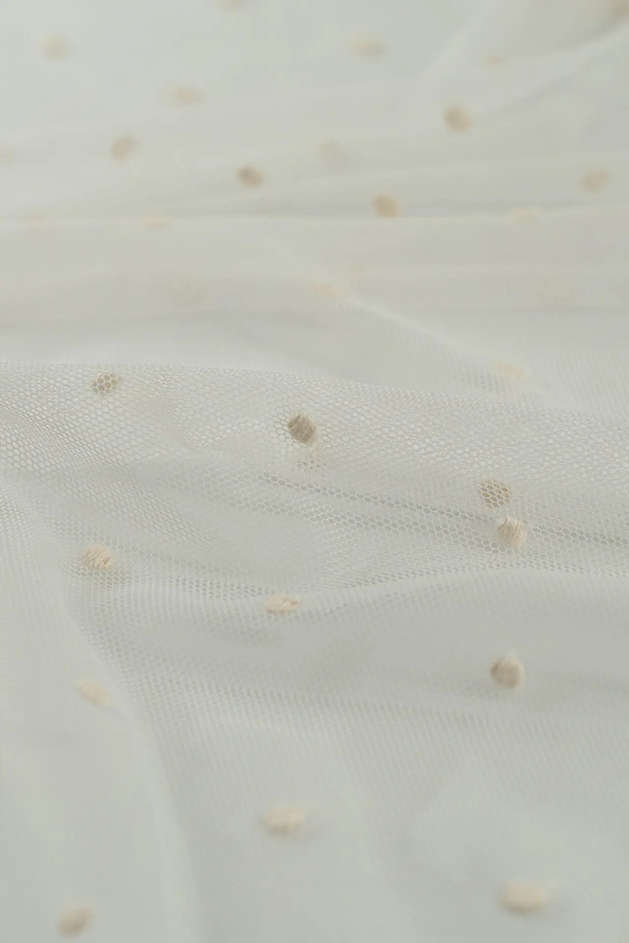 Tule bordado plumeti marfim