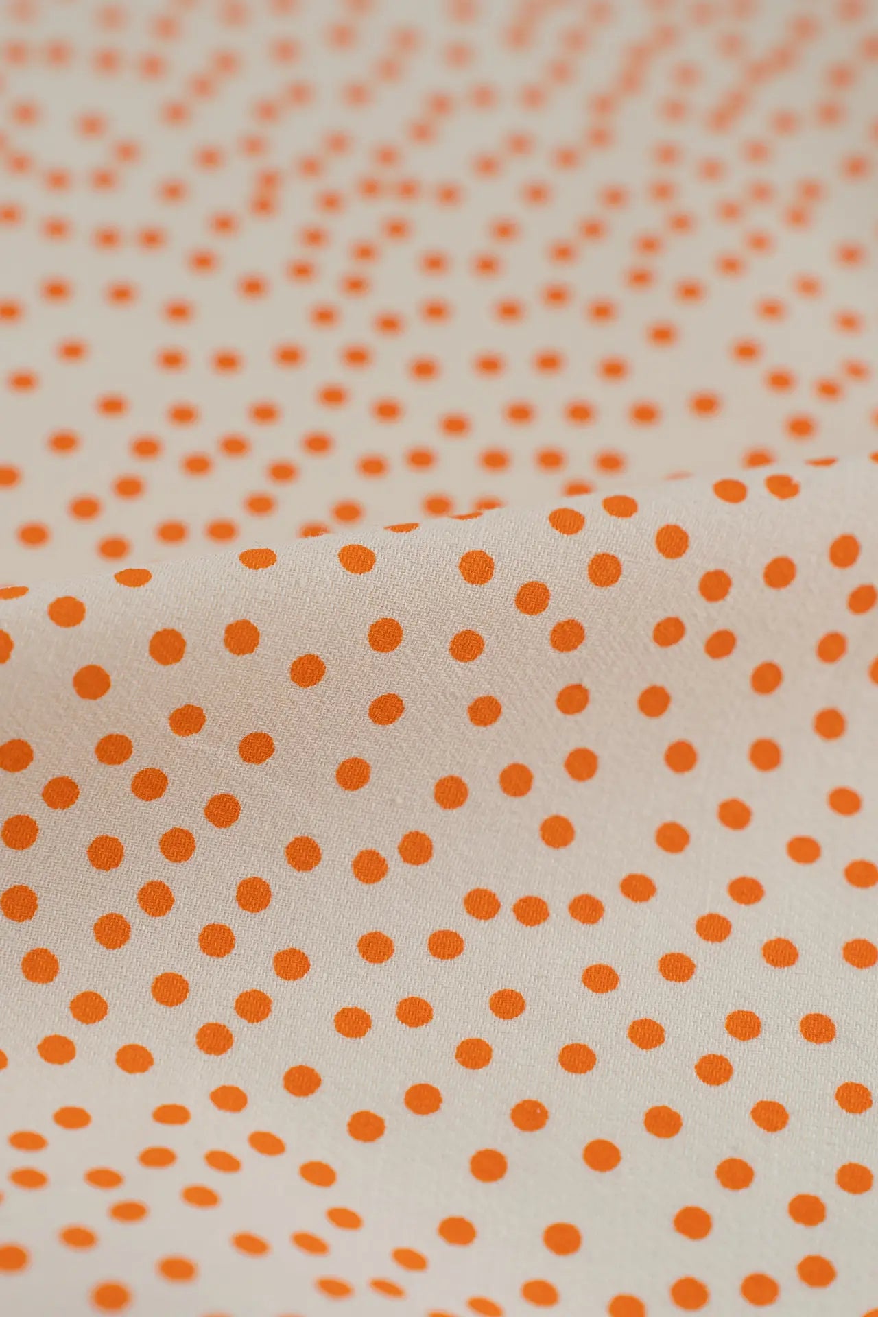 Estampado de bolinhas laranja