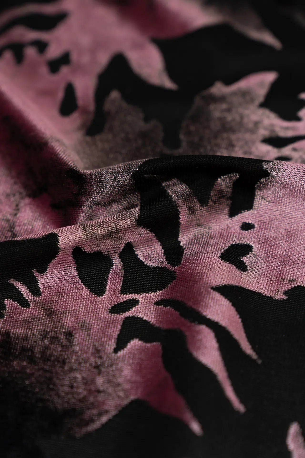 Veludo com estampado floral