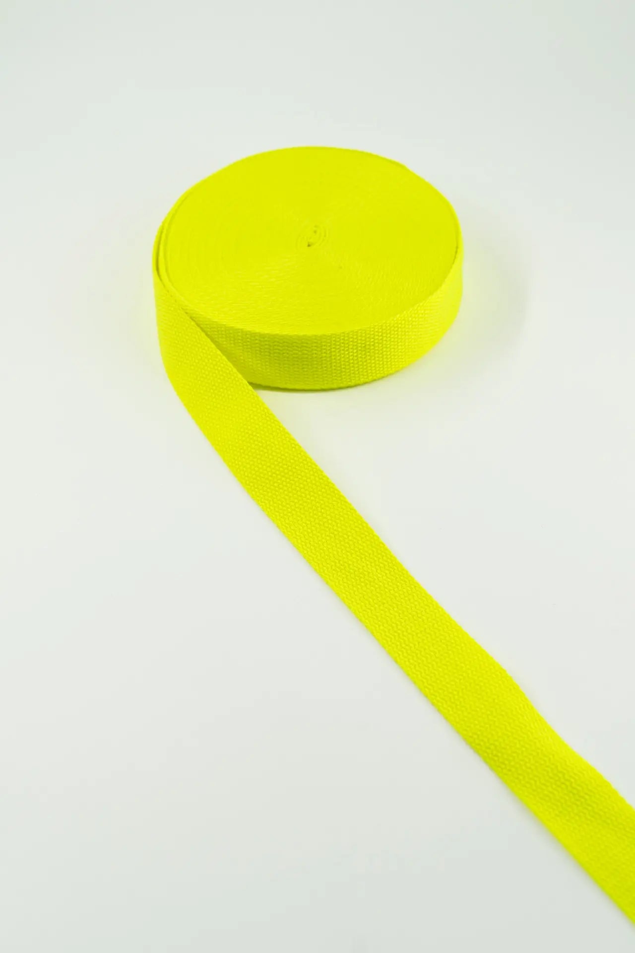 alça de mochila amarelo fluorescente