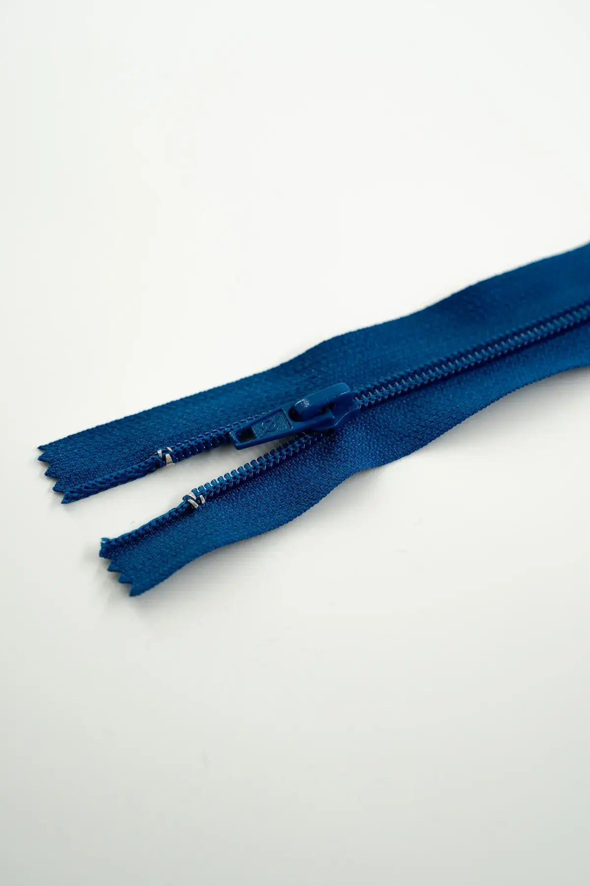 Cremallera nylon n5 60 cm azulina c/740 s/036614