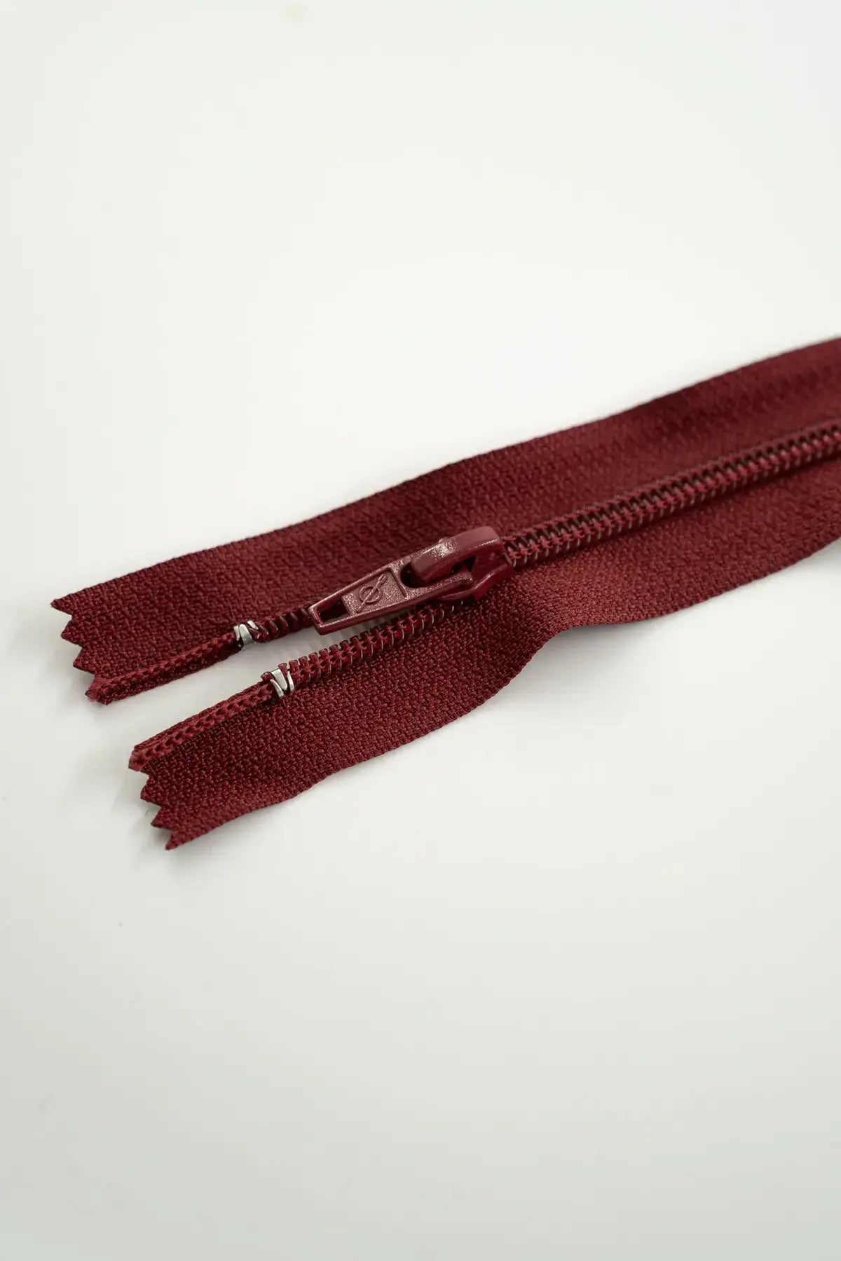 Cremallera nylon n5 60 cm burdeos c/0578 s/036614