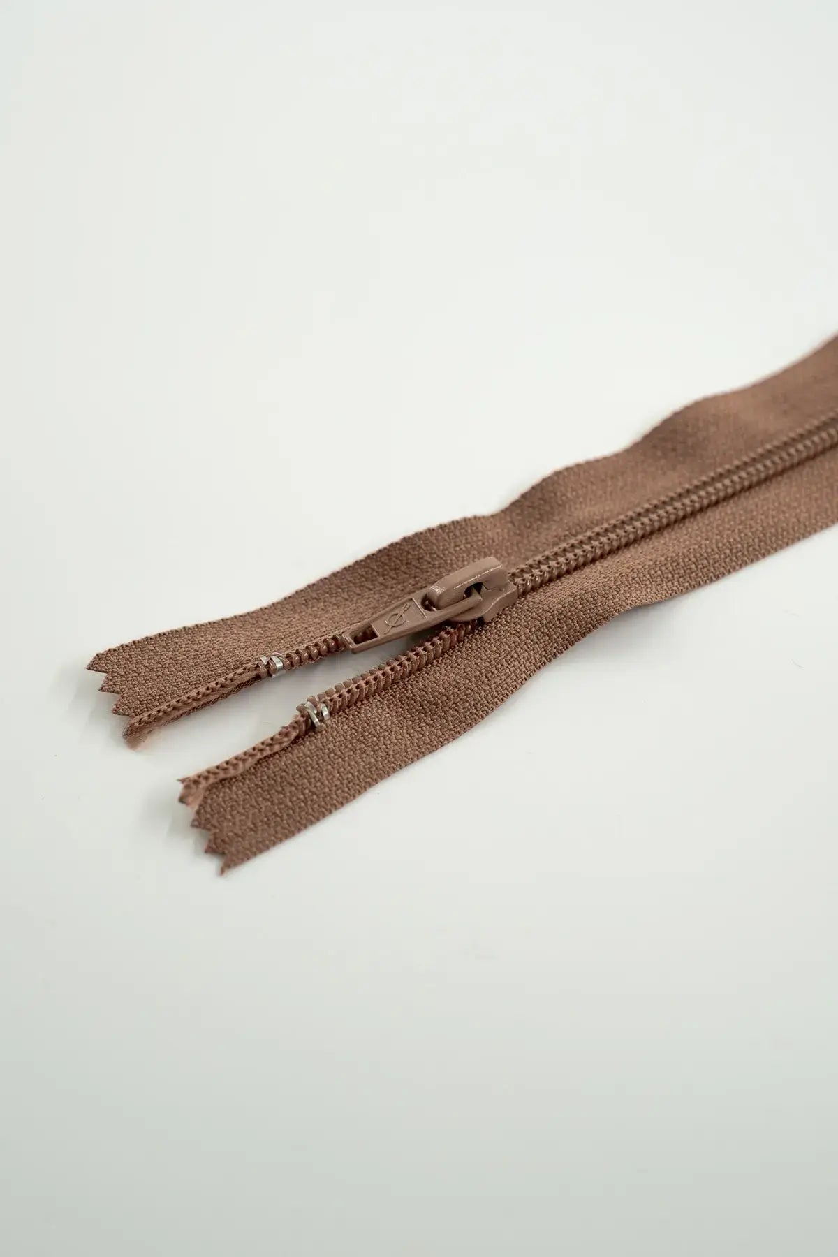 Cremallera nylon n5 60 cm camel c/0694 s/036614