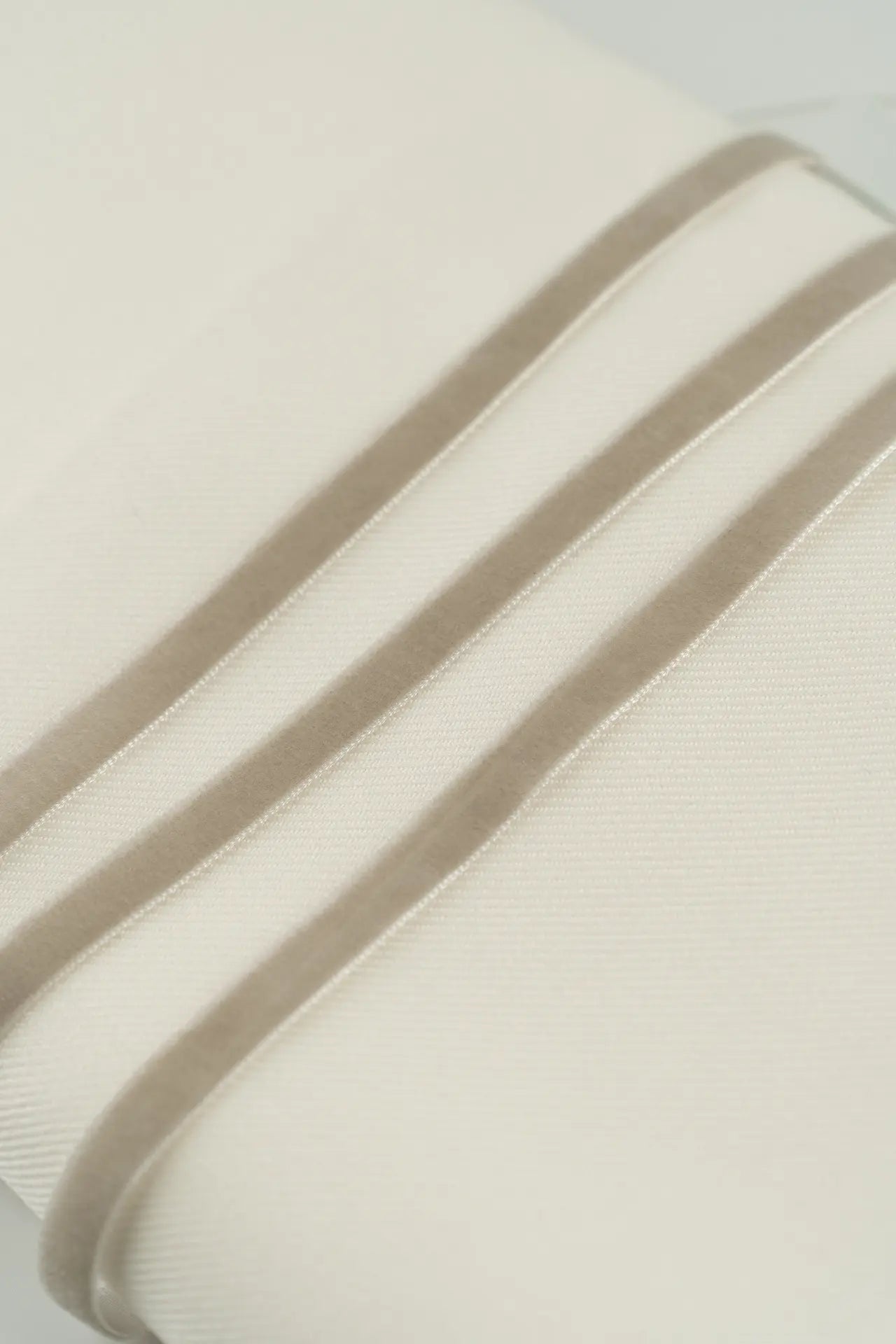 Fita de veludo cor areia