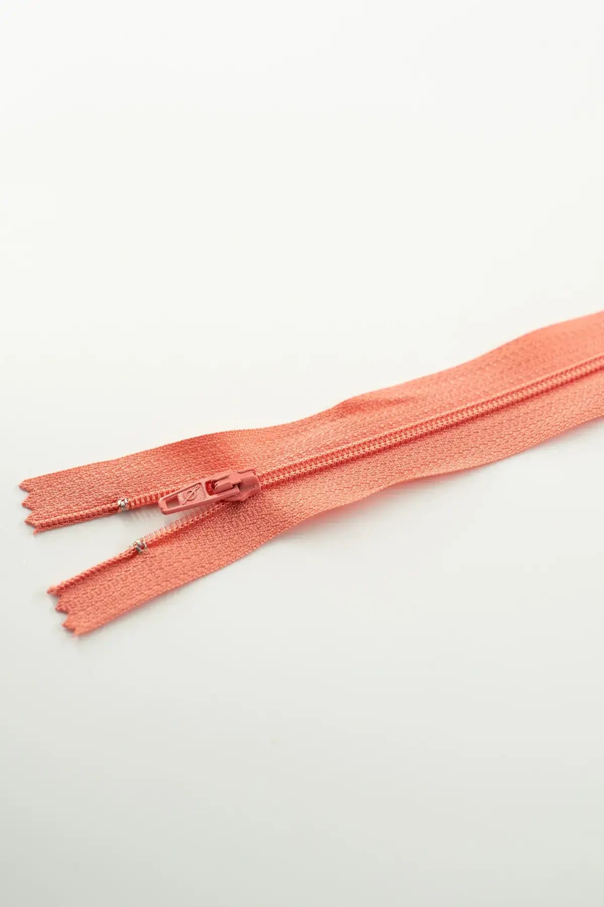Cremallera nylon cerrada 3662 60cm c/551