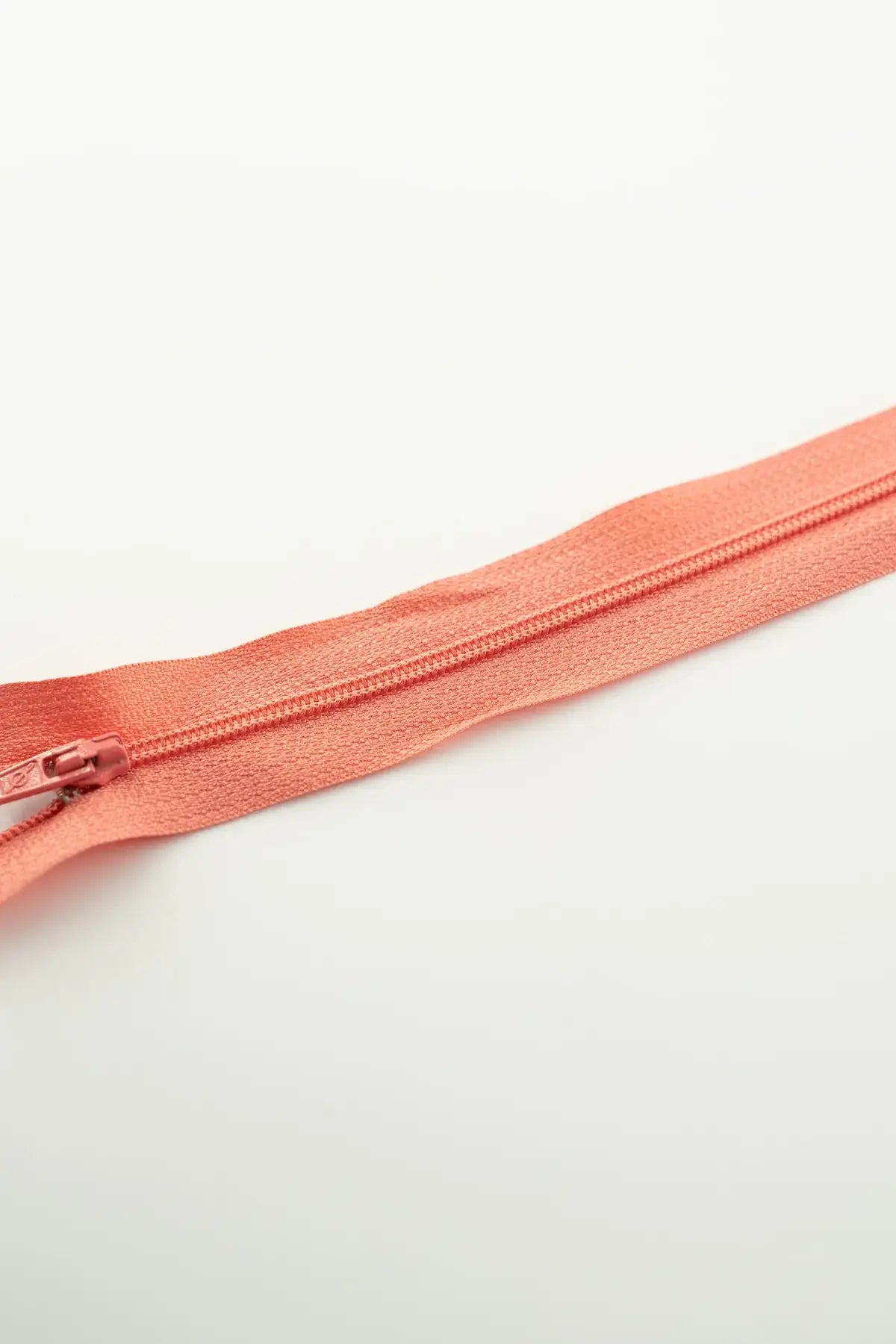 Cremallera nylon cerrada 3662 60cm c/551