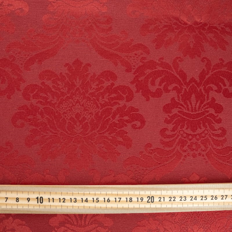 Damasco floral rojo profundo