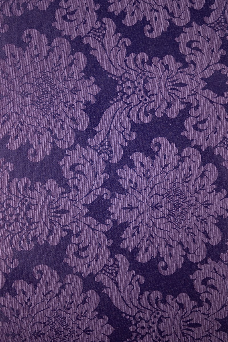 Damasco floral morado
