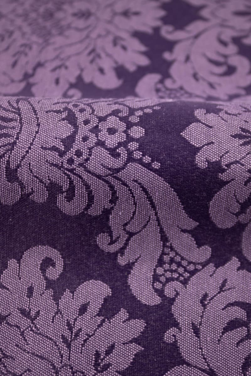 Damasco floral morado