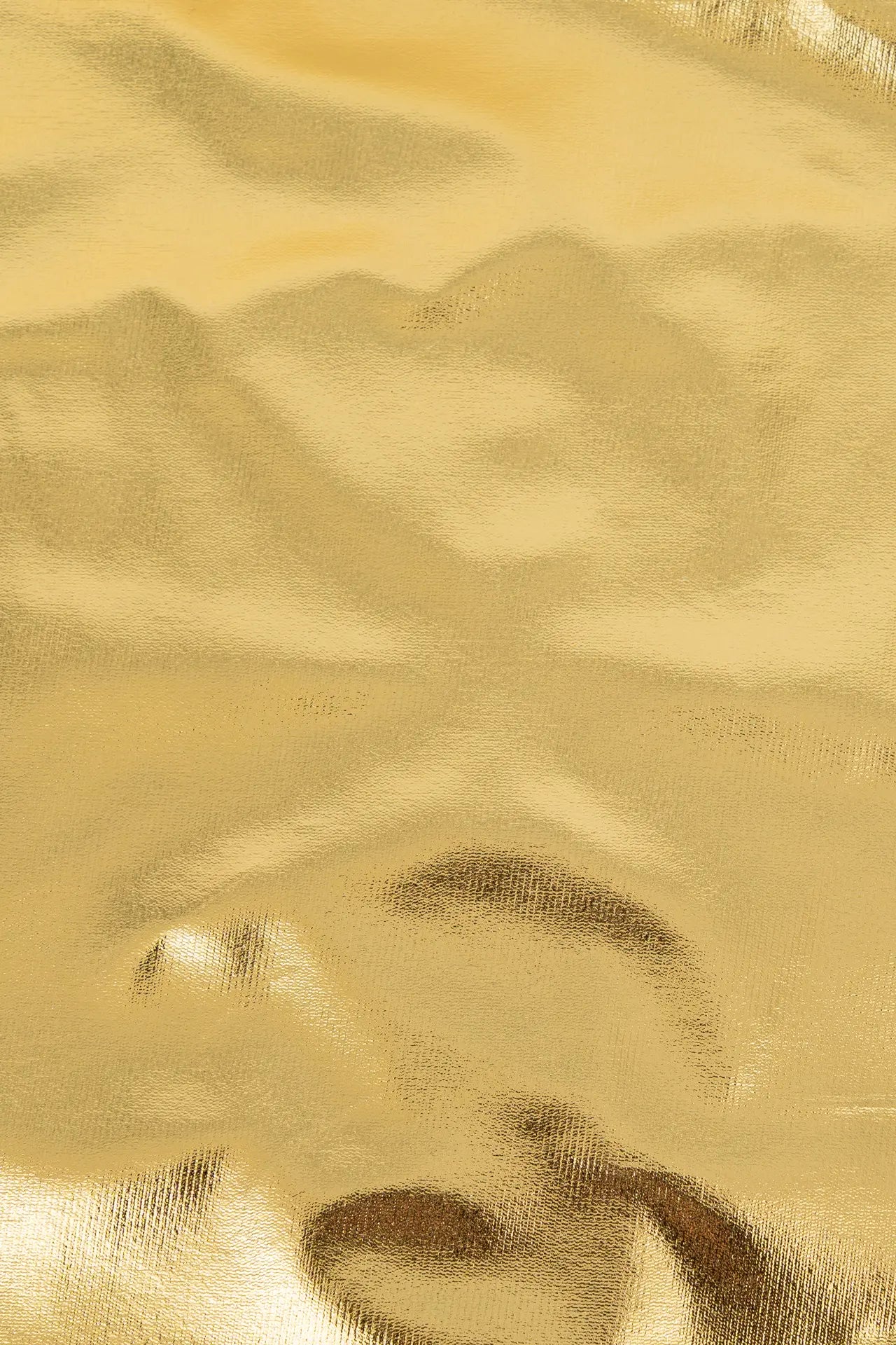 Lame dourado intenso