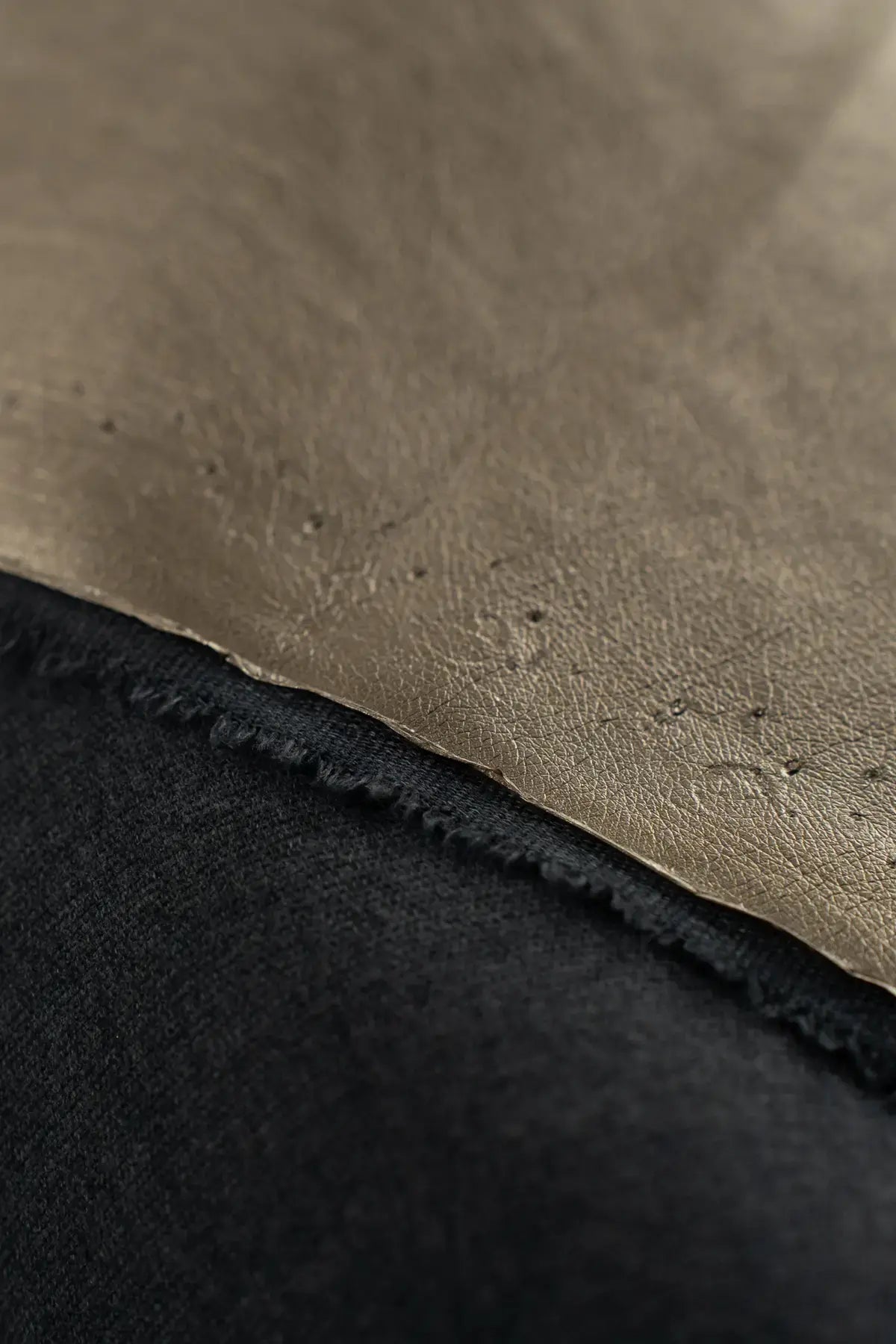 Piel sintetica yvoire  frosted almond