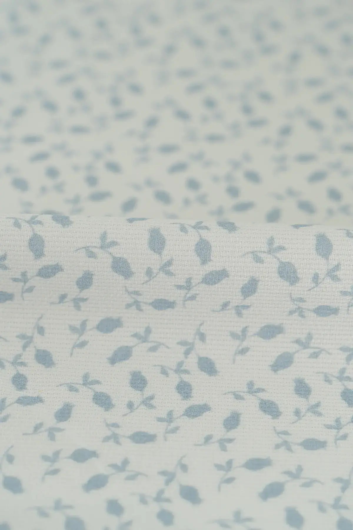 Piqué floral azul bebé