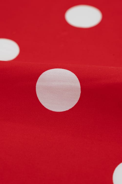 Popelin color rojo con lunar blanco de 35mm