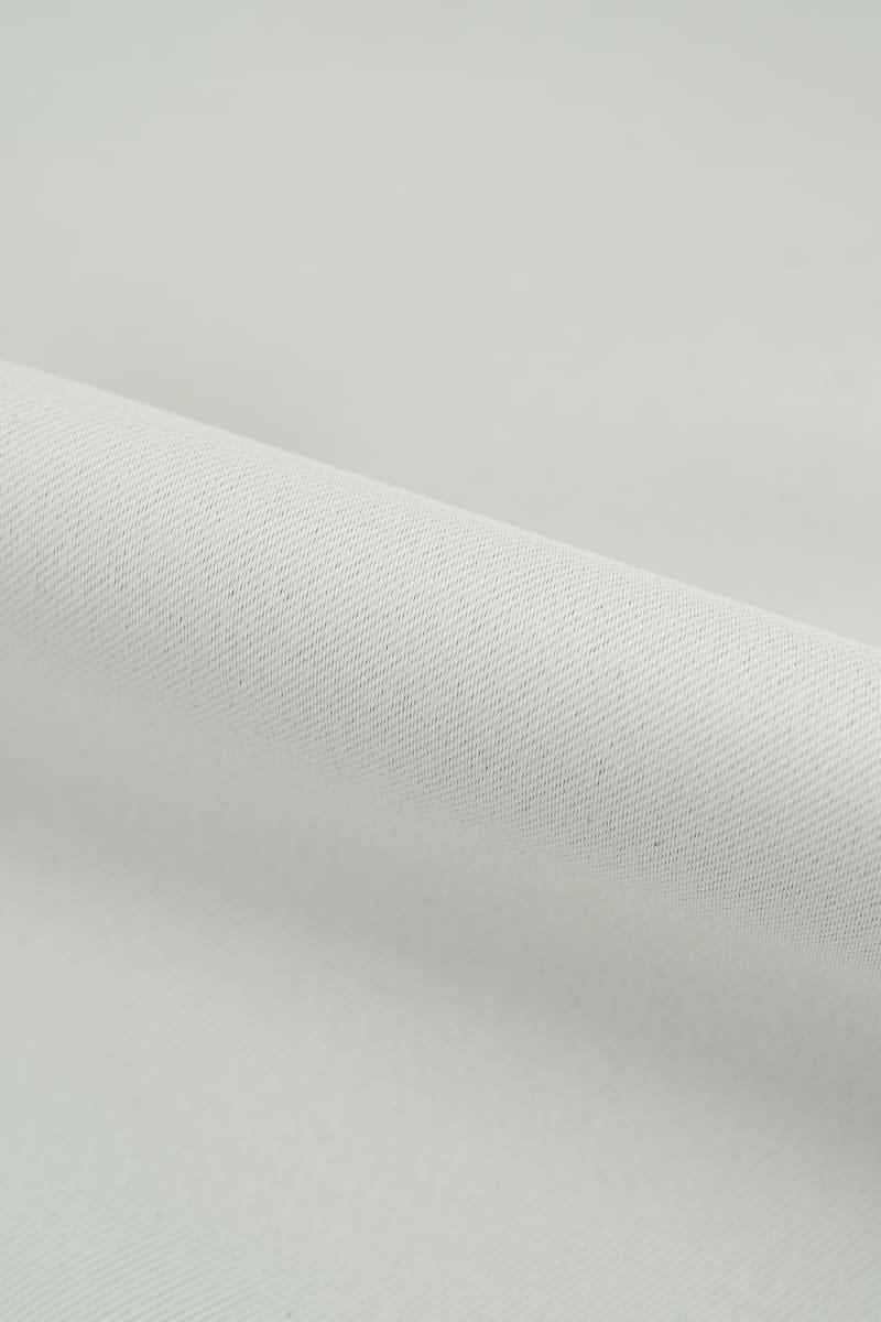 Sarga sarga ocurante liso blanco neutro