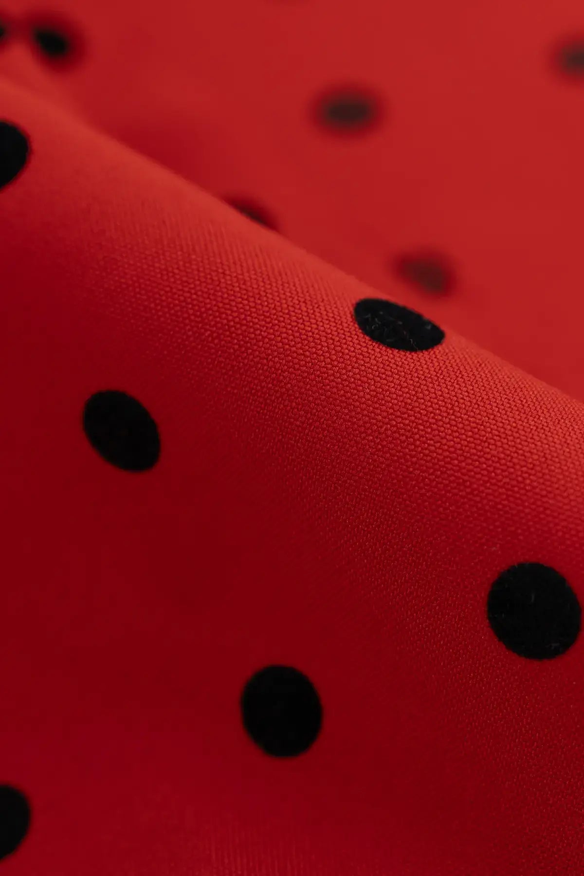 Strech alameda  mars red