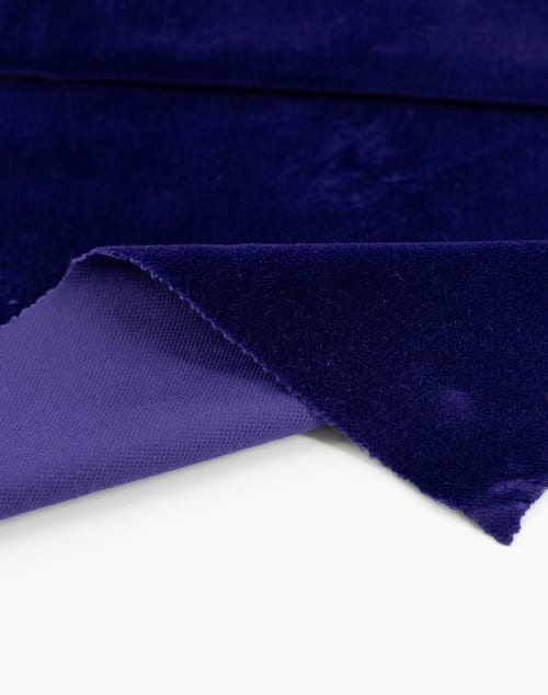 Terciopelo color morado 