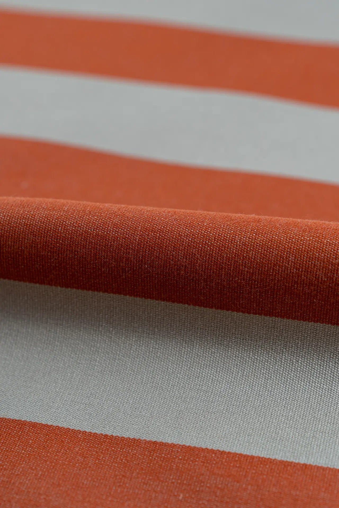 Toldo exterior com listras laranja-damasco