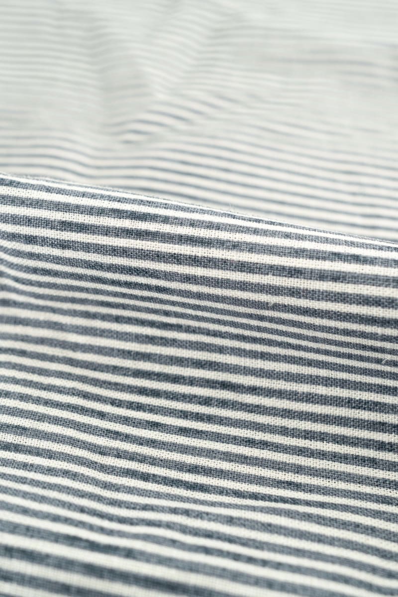 VISCOSA viscosa con lino rayas azul marino