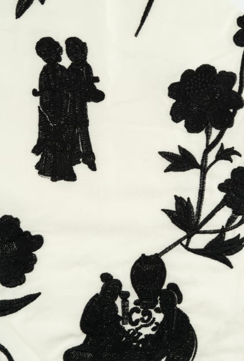 Tela con estampado color crema