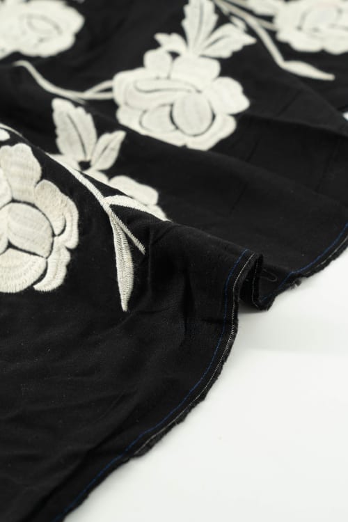 Tela con estampado de flores