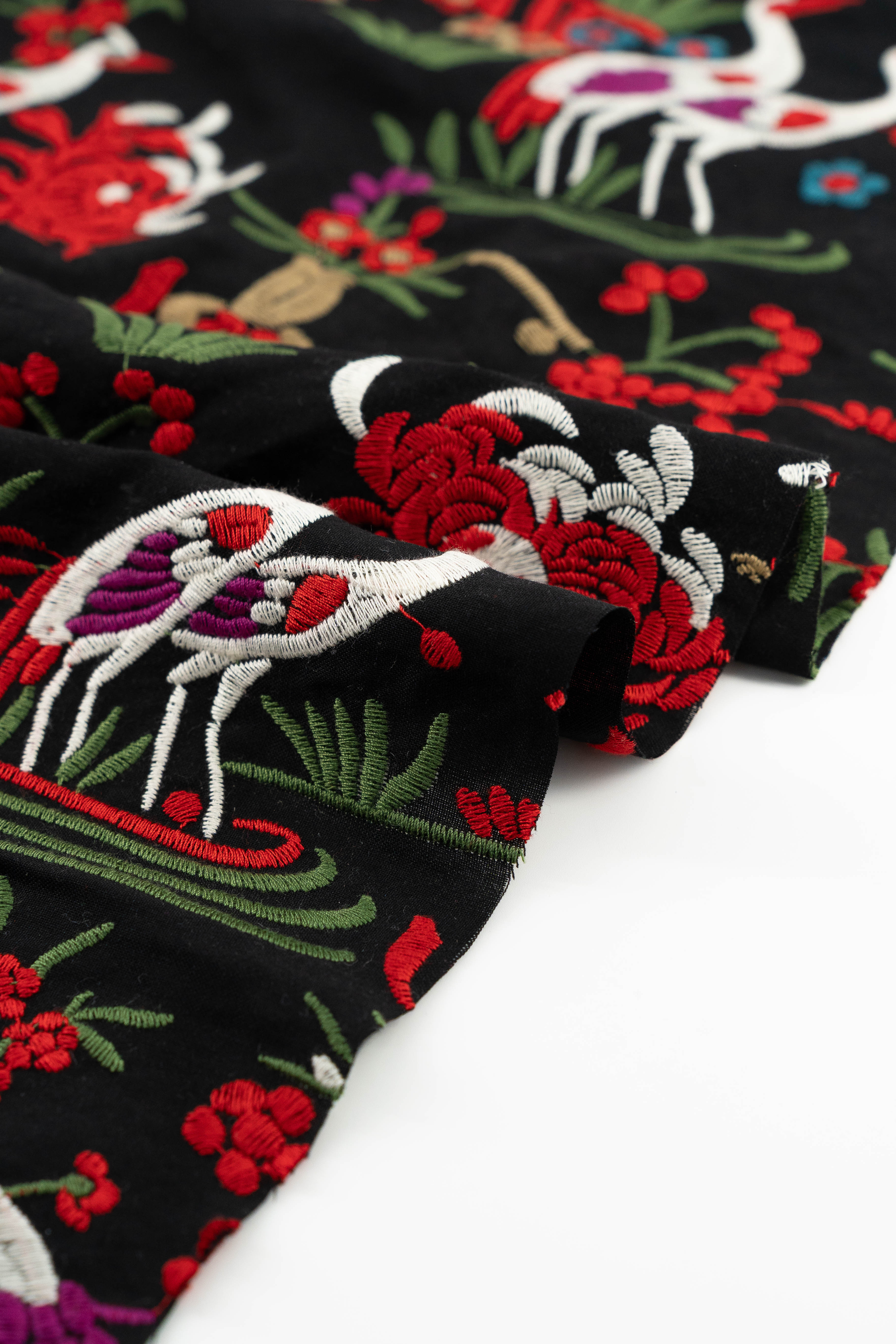 Viscosa bordada chinitos multicolor