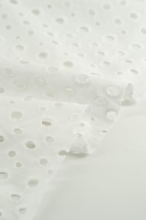 Perforado algodón blanco jabalpur