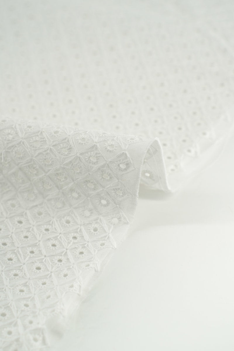 Perforado color blanco 