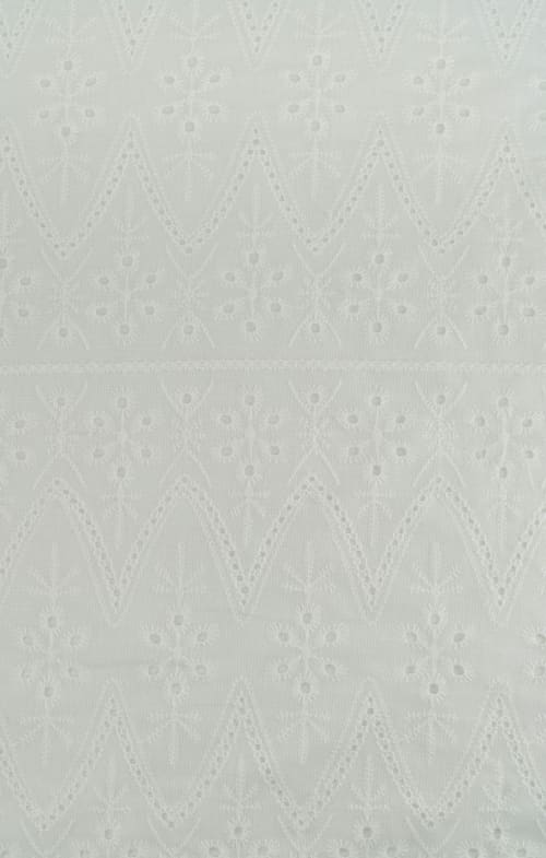 Perforado algodón blanco madreselva