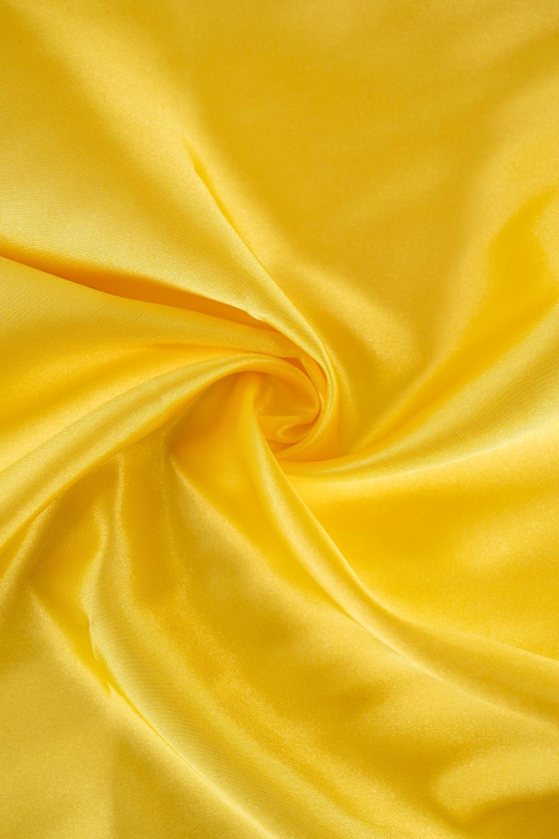 Raso liso amarillo
