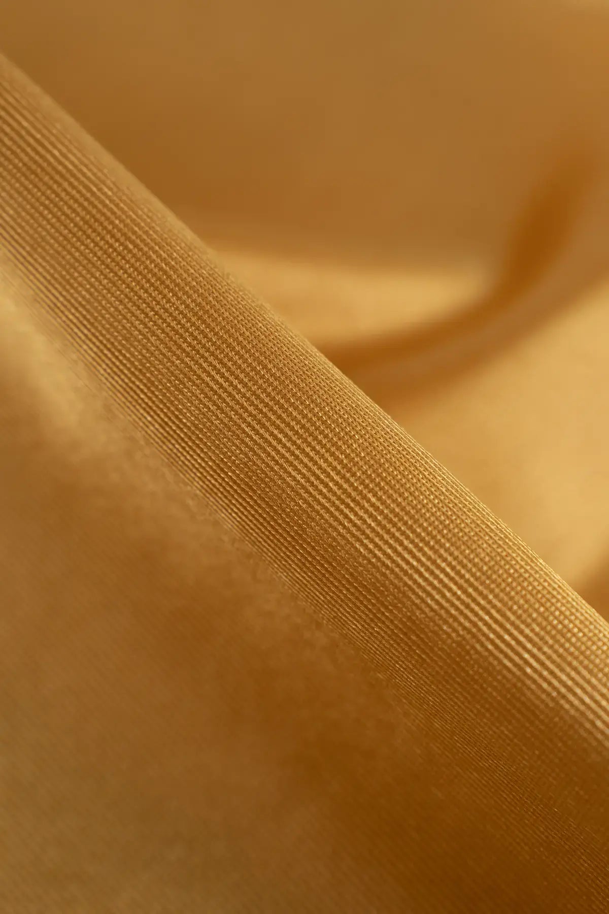 Rasete nos  mineral yellow