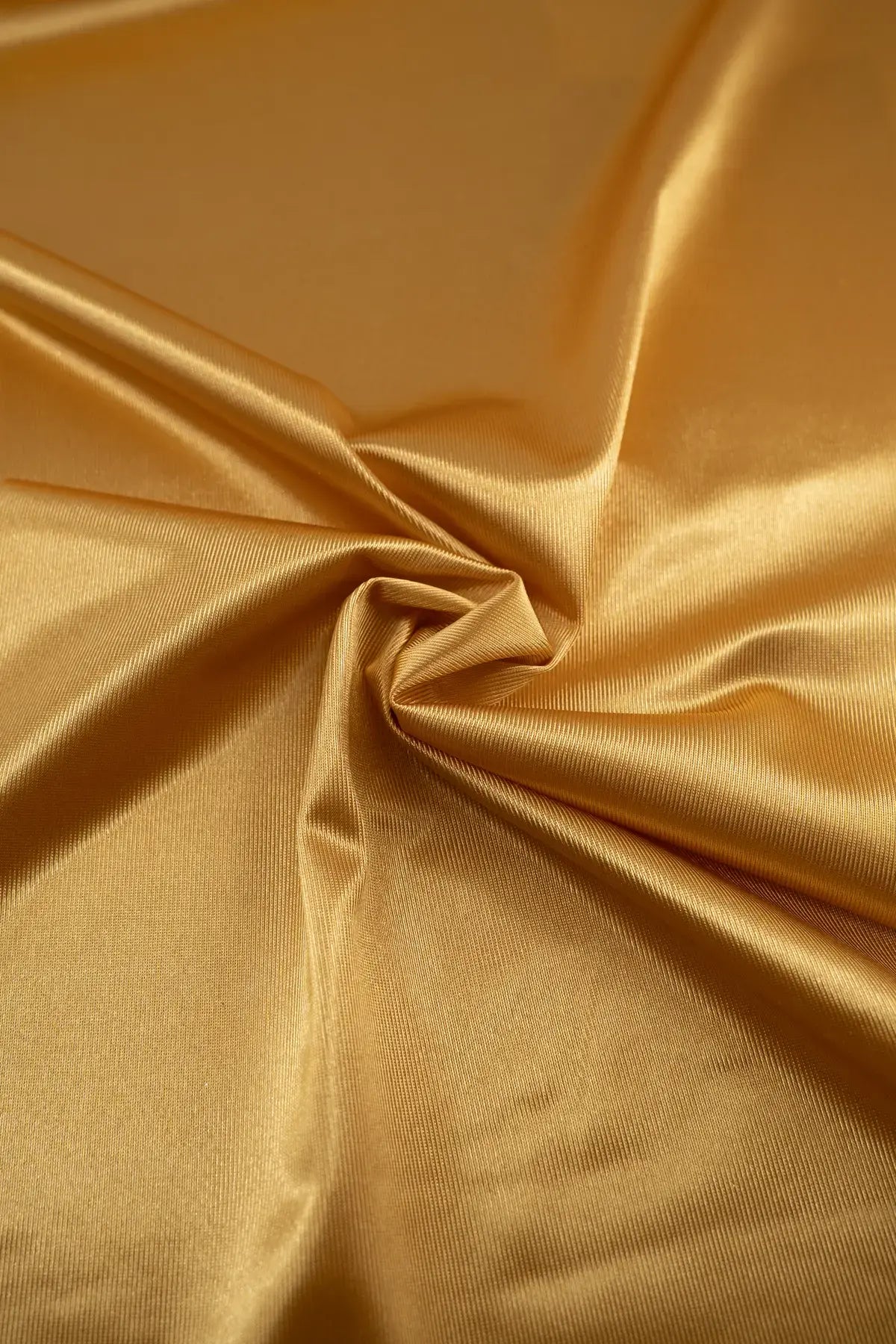 Rasete nos  mineral yellow