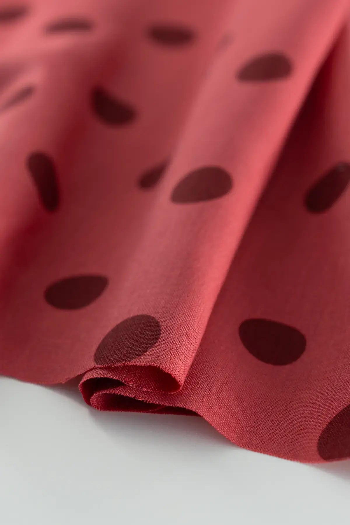 Polina remedios  claret red