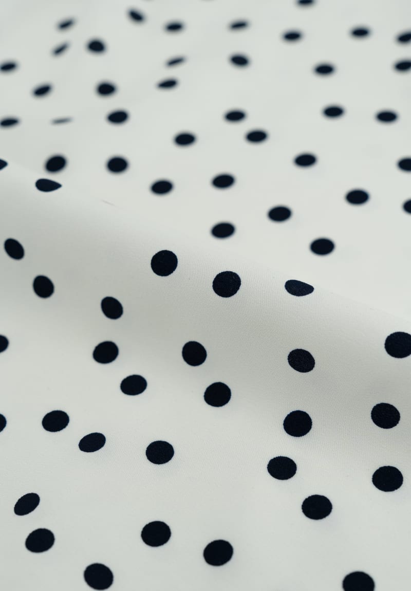 Koshibo lunares negros con fondo blanco 