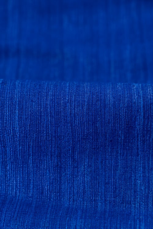 Seda natural color azul profundo