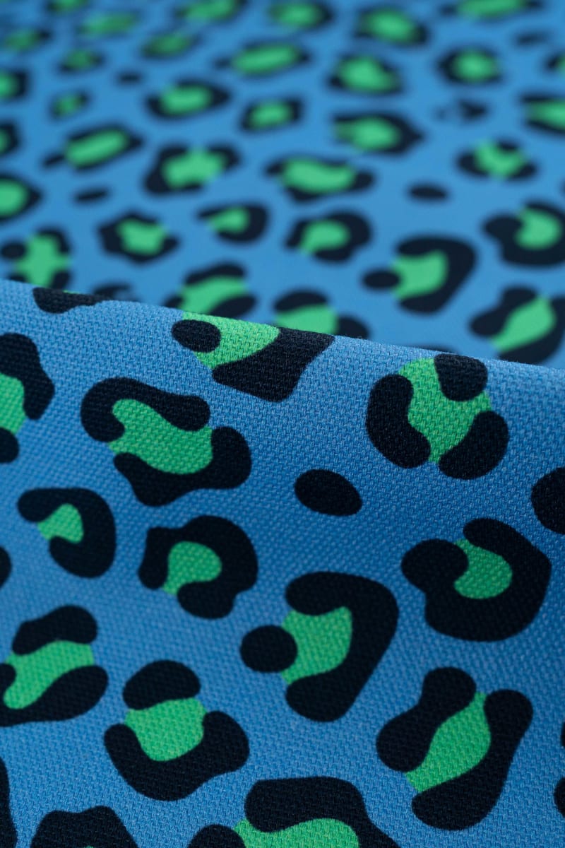 Semipanamá animal print azul marino