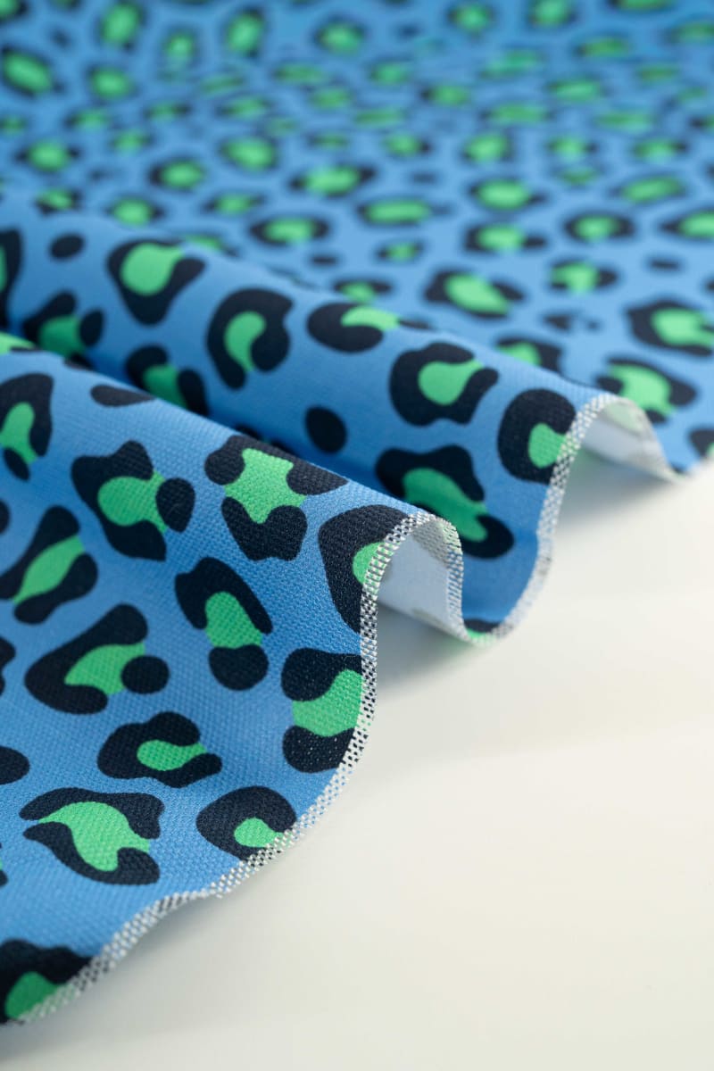 Semipanamá animal print azul marino